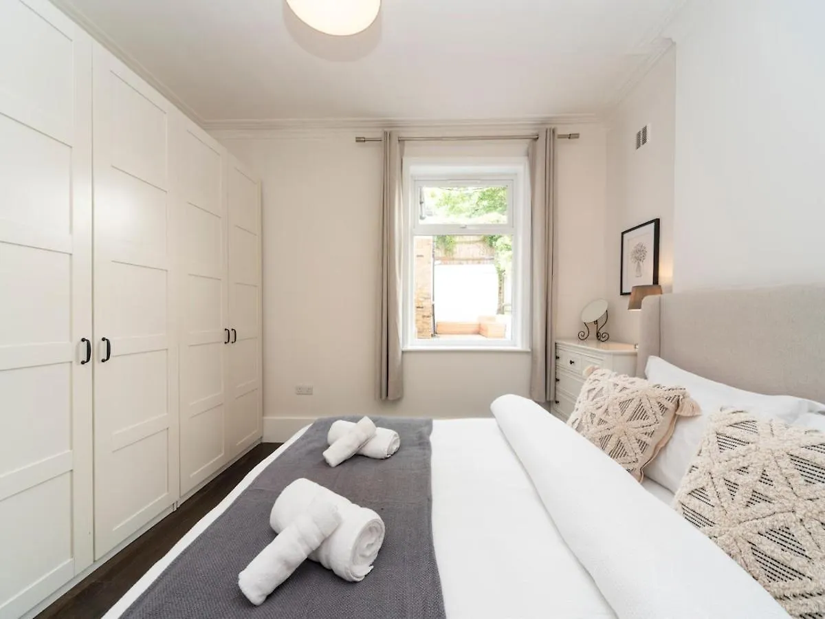 Pass The Keys Elegant Modern 2 Bed Flat Near Greenwich Park London Holiday home