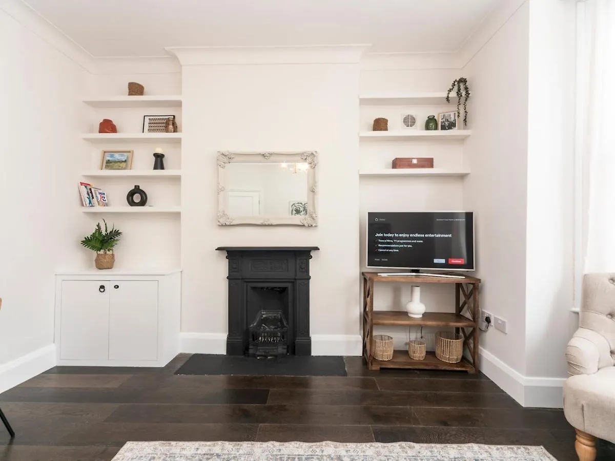 Pass The Keys Elegant Modern 2 Bed Flat Near Greenwich Park London Holiday home
