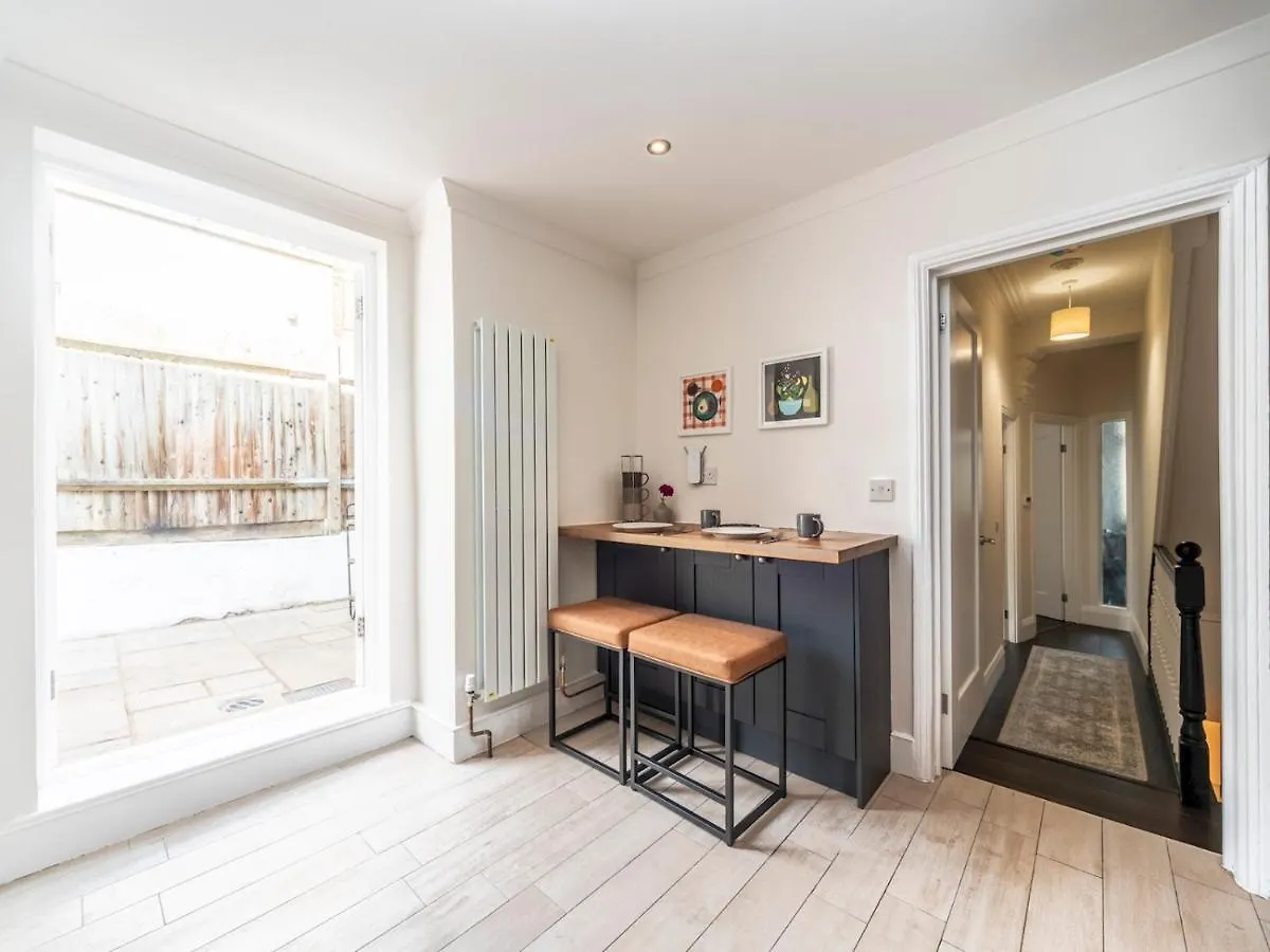 Pass The Keys Elegant Modern 2 Bed Flat Near Greenwich Park London Holiday home