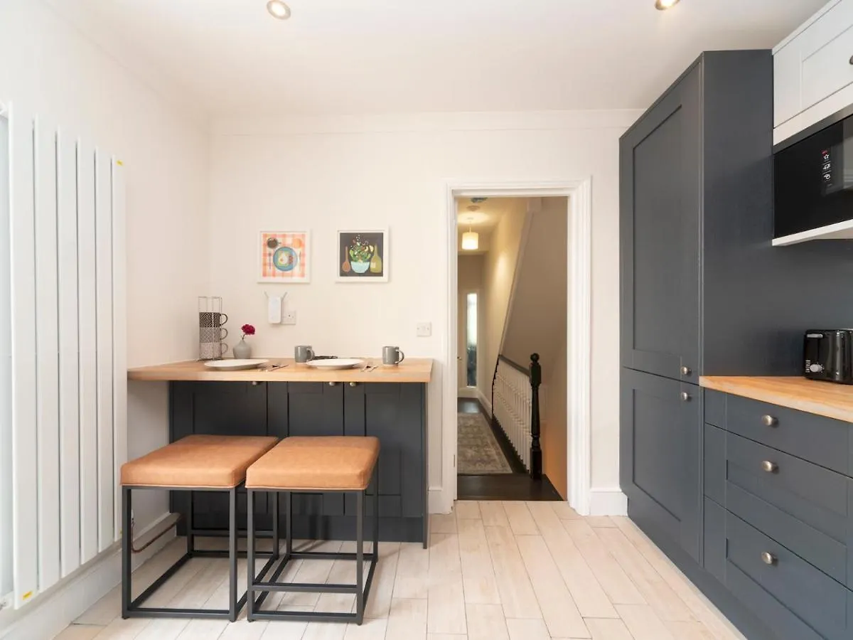 Pass The Keys Elegant Modern 2 Bed Flat Near Greenwich Park London 0*,  United Kingdom