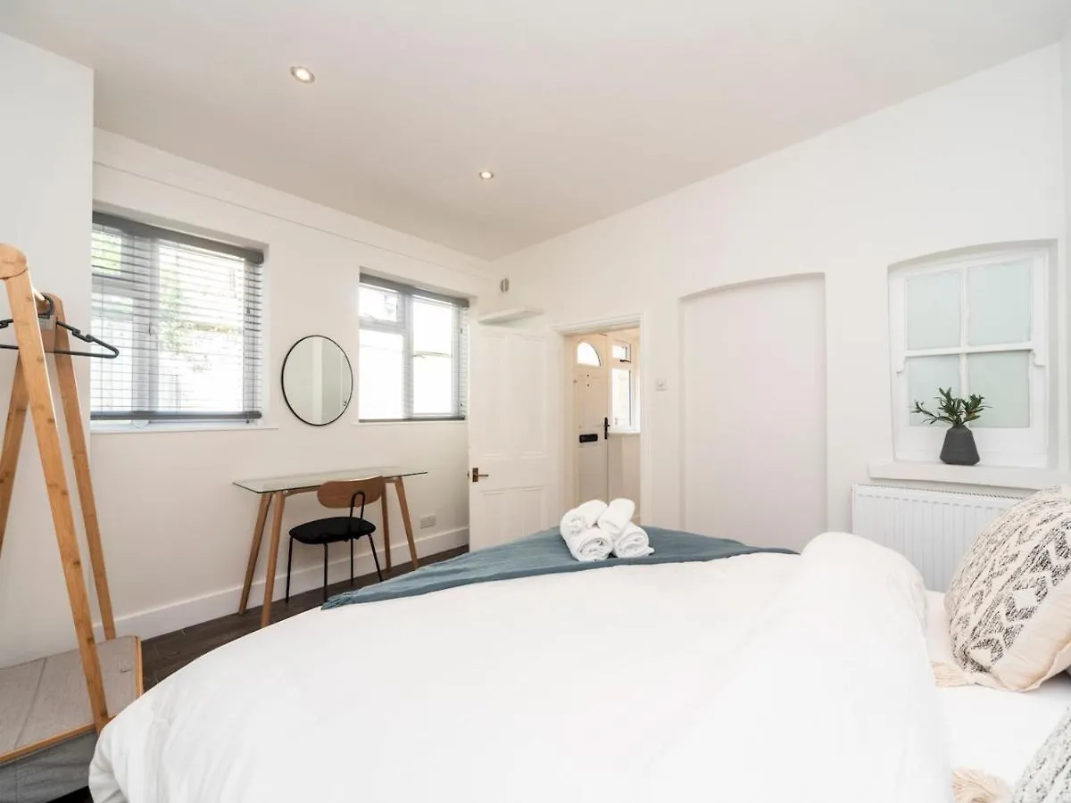 Pass The Keys Elegant Modern 2 Bed Flat Near Greenwich Park London United Kingdom